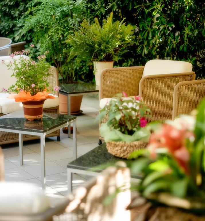 Acasamia Welchome Hotel Rimini Exterior photo