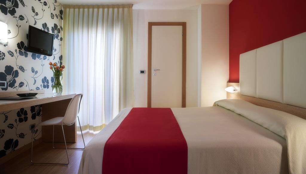 Acasamia Welchome Hotel Rimini Exterior photo