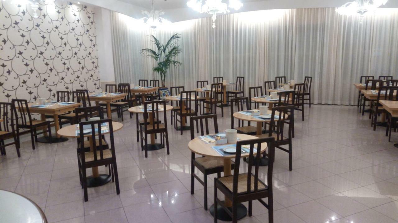 Acasamia Welchome Hotel Rimini Exterior photo